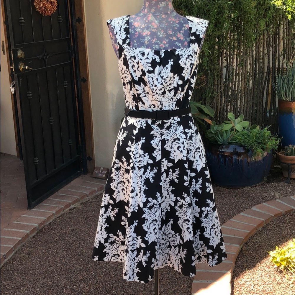 WhiteHouse/BlackMarket Retro Classic ALine Dress